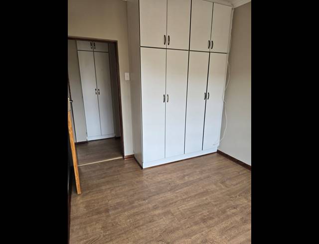 4 BEDROOM HOUSE FOR SALE IN MANDELA VIEW